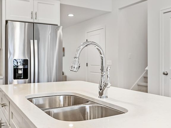 4th image of 11422 S Lake Dr #135