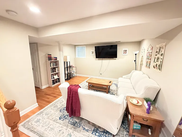 1330 W Roscoe St #1 — Photo 8