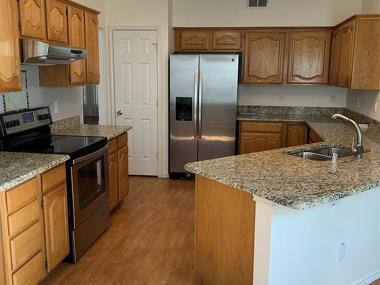 2212 Chasefield Dr — Photo 5