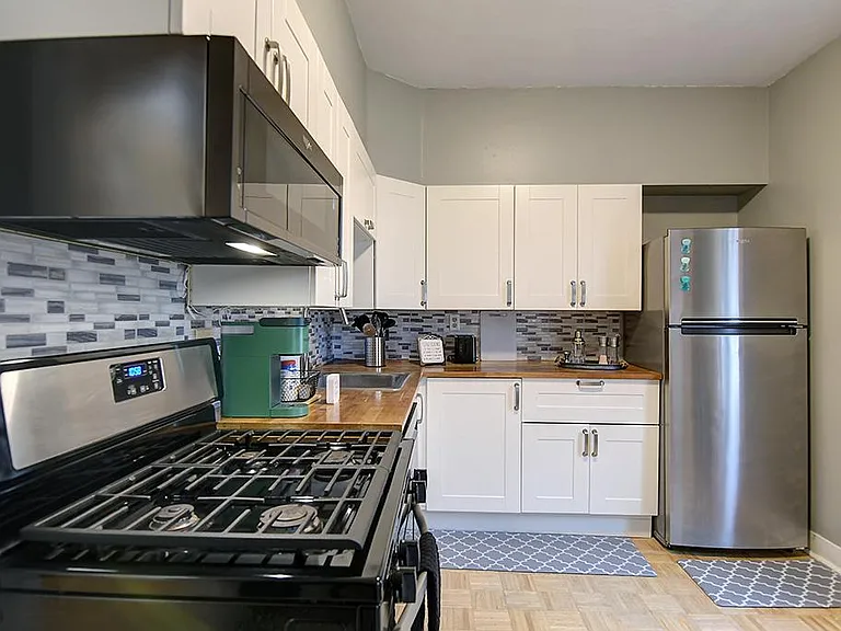 513 Adams St — Photo 12