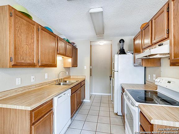 4th image of 9847 Valley Villa