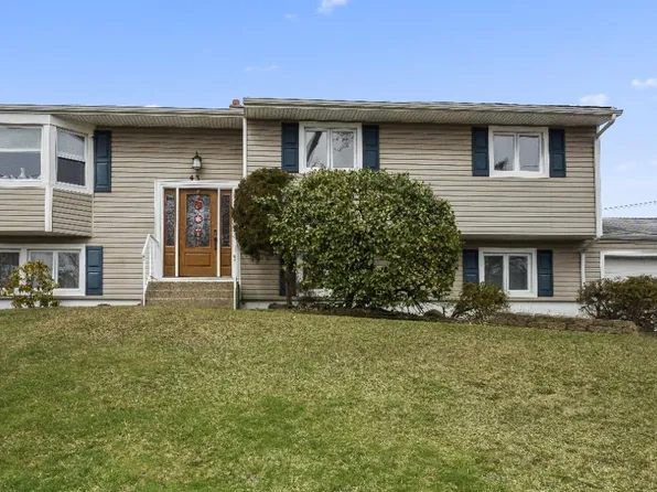 43 Wellington Rd, East Brunswick, NJ 08816