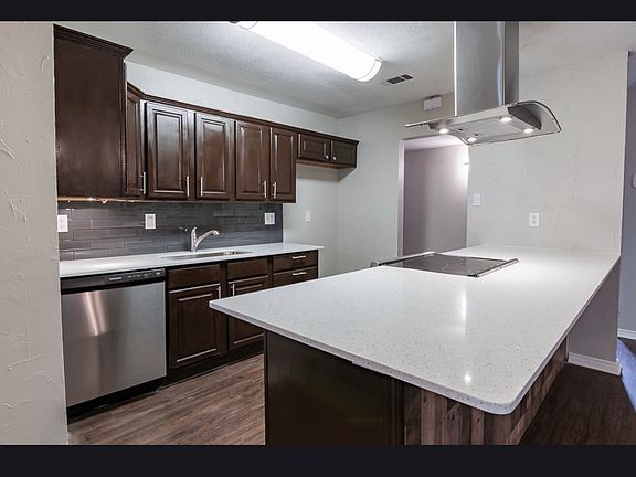 5th image of 3908 Corkwood Dr