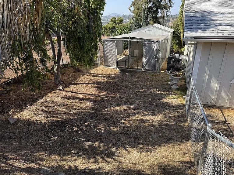 9303 Crest Dr — Photo 32