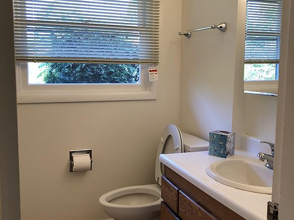 5th image of 4886 SE Rockwood St