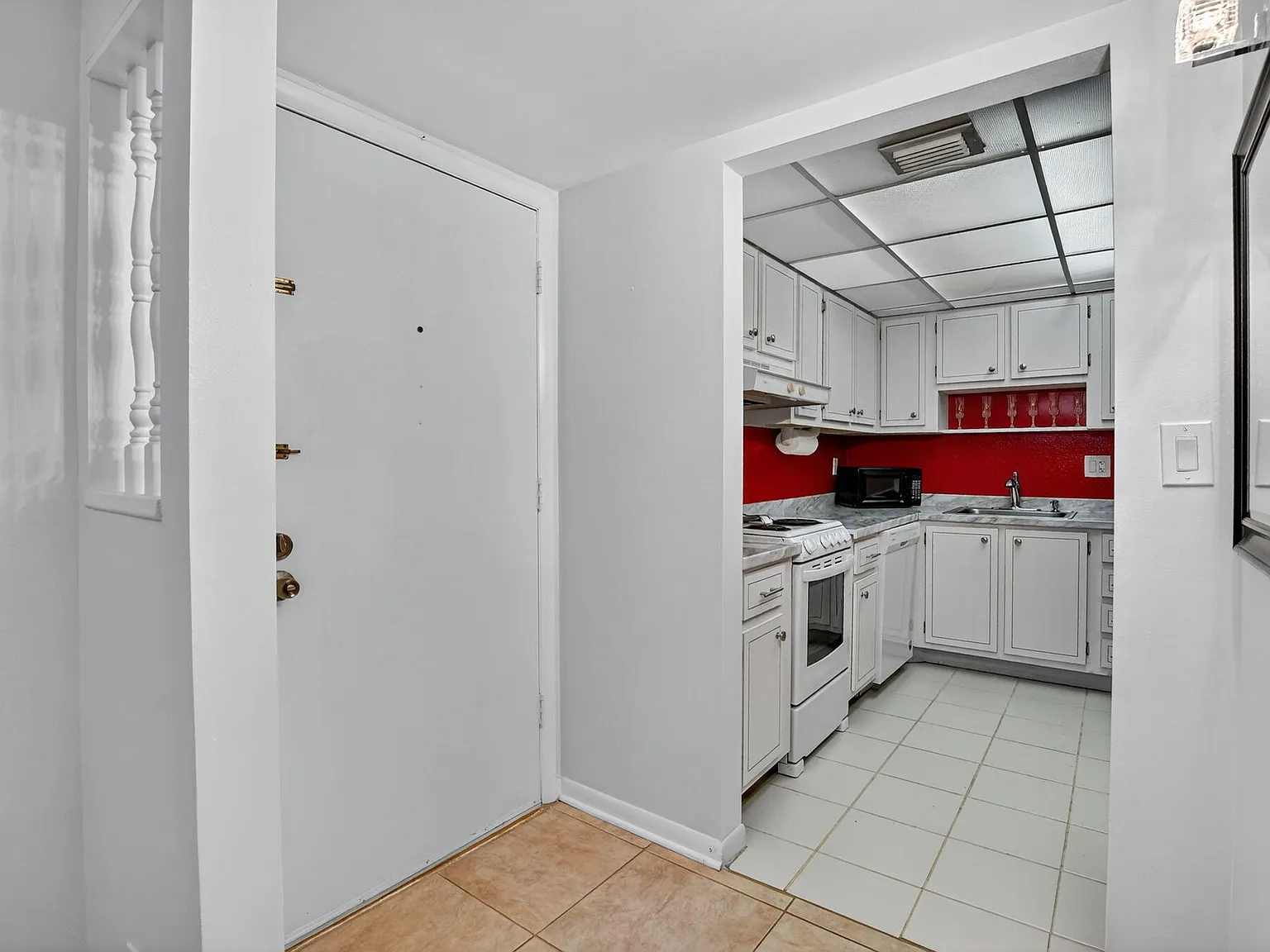 555 SE 8th St — Photo 2