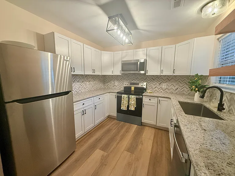 1509 Docksider Ct — Photo 2