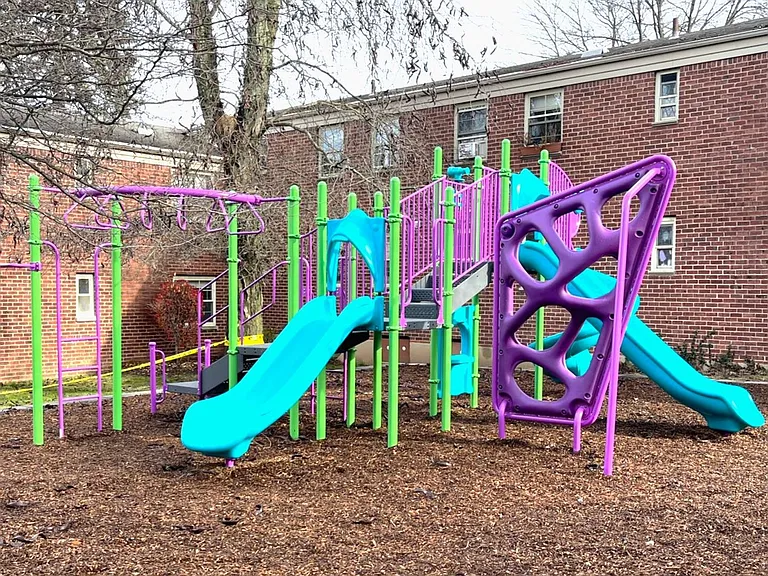 Murray Hill Gardens — Photo 35