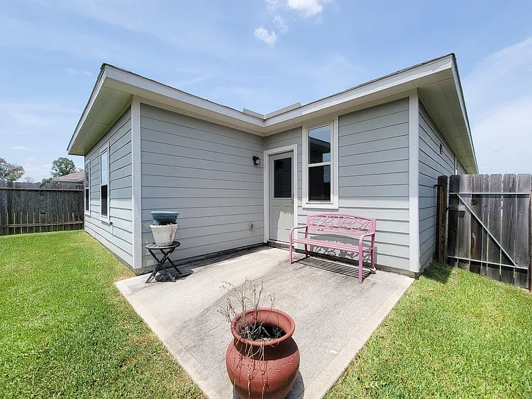 25392 Northpark Lake Dr — Photo 36