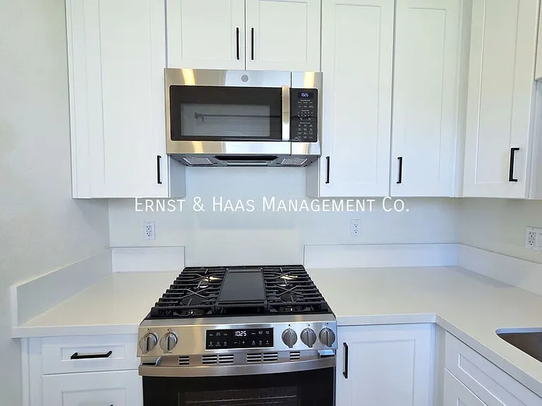 321 Chestnut Ave #6 — Photo 8