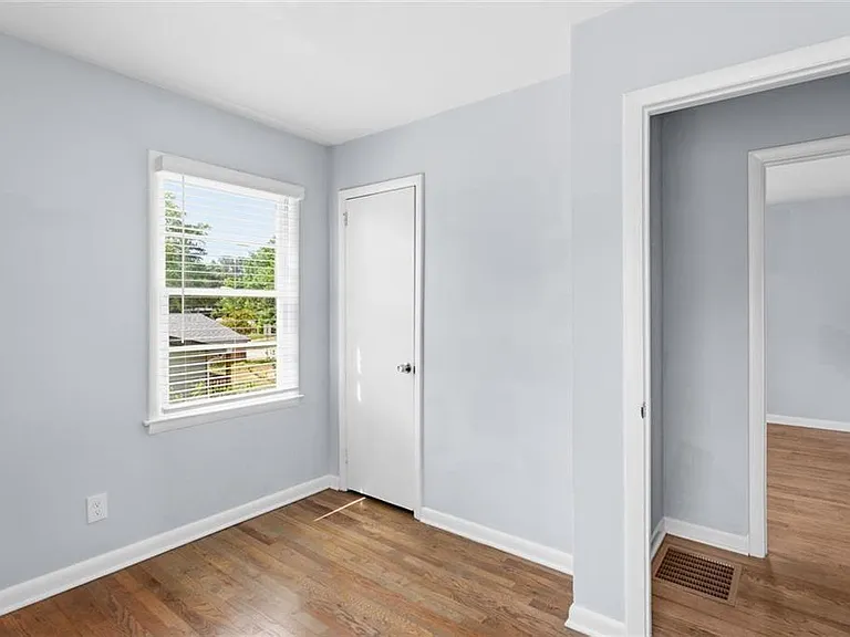 2363 Beverly Ln SW — Photo 20