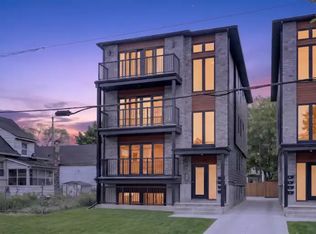 342 Shakespeare St #2, Ottawa, ON K1L 5M4