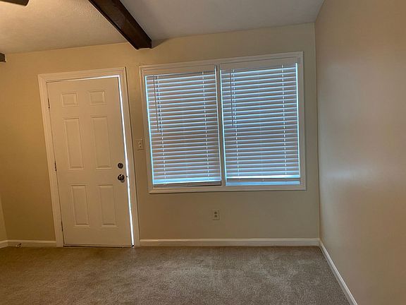 3rd image of 107 Wynnwood Dr #B