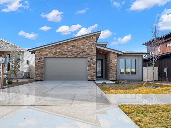 737 W Wrangler St, Meridian, ID 83646