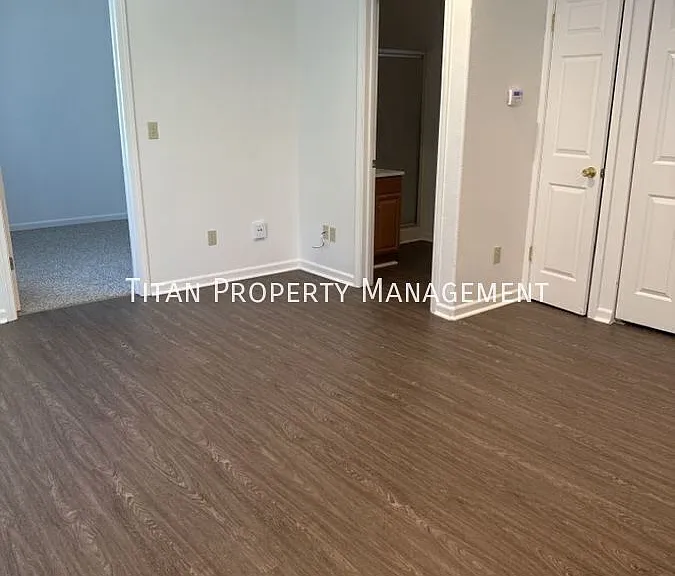 3604 N Loop Blvd — Photo 10
