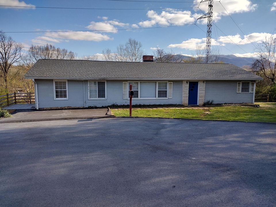 1st image of 401 Twin Oaks Dr