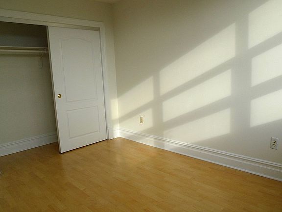 4th image of 19-19 24th Ave #318R