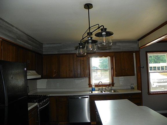 4th image of 1305 N East St