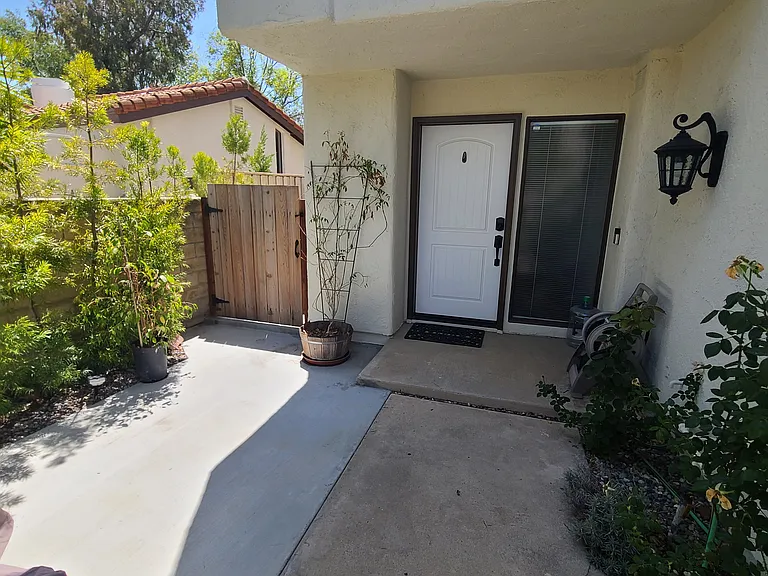 833 Shadow Lake Dr — Photo 2