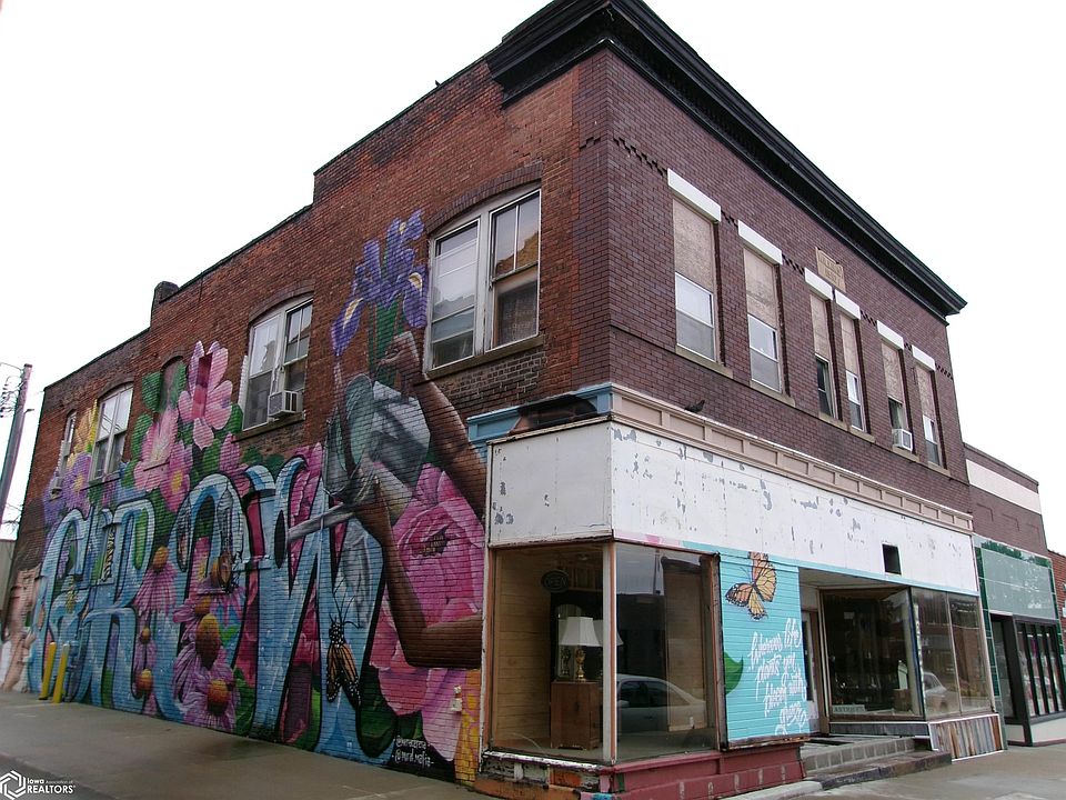 1st image of 210 W Montgomery St