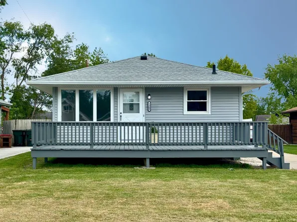 1300 Edgewater Ave, Sioux City, IA 51109