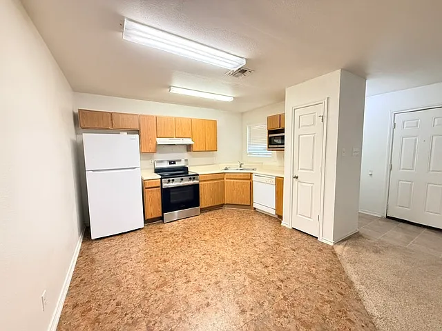 11703 Capotillo St #1A — Photo 5