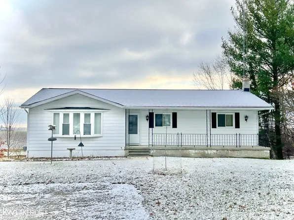 7025 Campbell Dr, Caseville, MI 48725