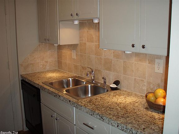 5th image of 900 E 9th St #11-G