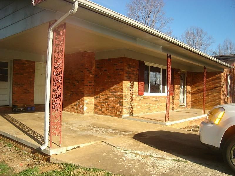 1st image of 77 Pleasant Valley Dr