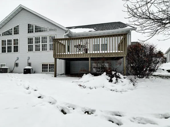 3008 Edmonton Dr, Sun Prairie, WI 53590