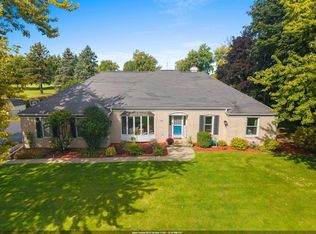 2924 Ridgeway Dr, Neenah, WI 54956