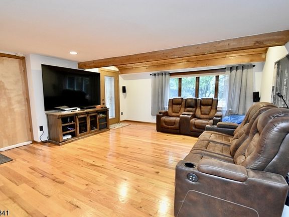 2nd image of 47 Pequot Trl