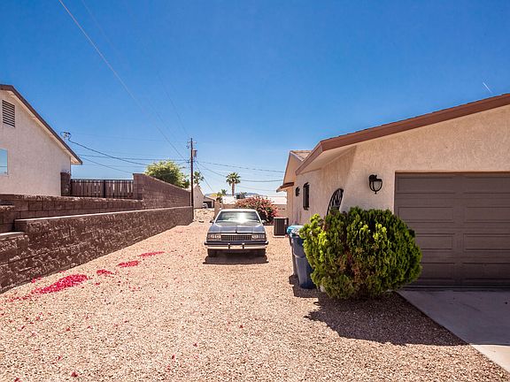 3rd image of 635 Manzanita Dr