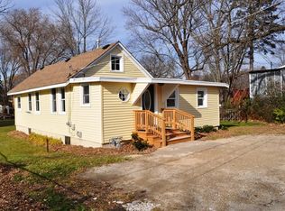 34796 N Holman Ave, Ingleside, IL 60041