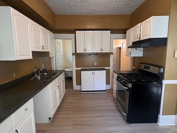 5th image of 3608 W 47th St