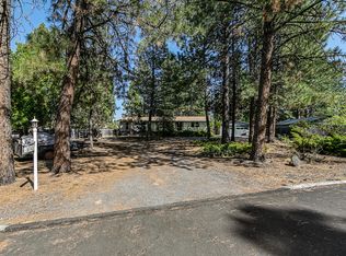 61143 Chuckanut Dr, Bend, OR 97702