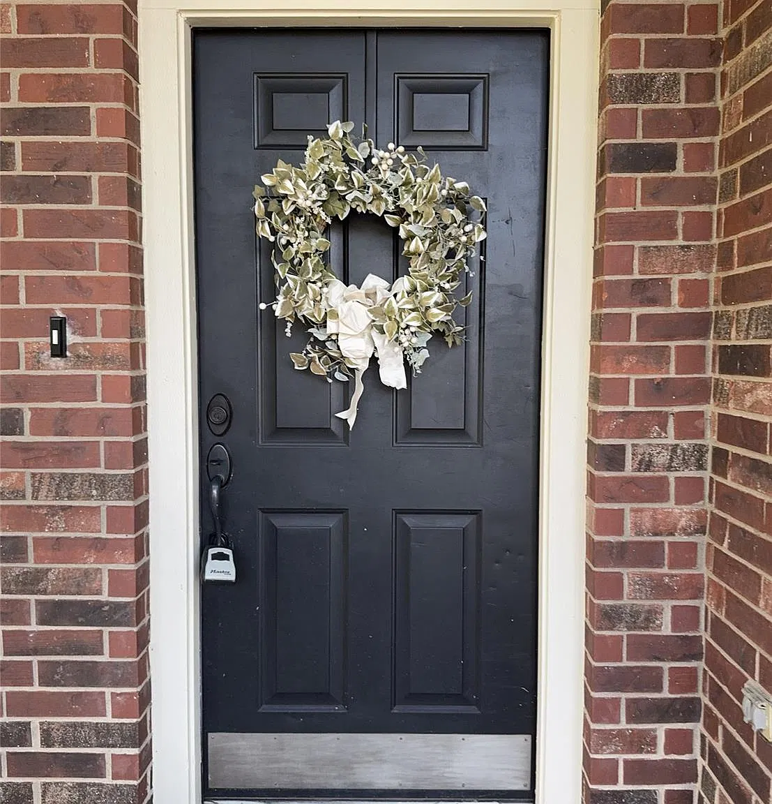 4 bed, 2.5 bath, 2773 sqft, $3,000 — Photo 3