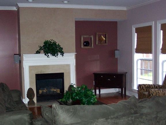 Family Room w/Fireplace