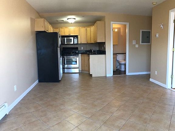 3rd image of 2522 14th Pl APT 2F