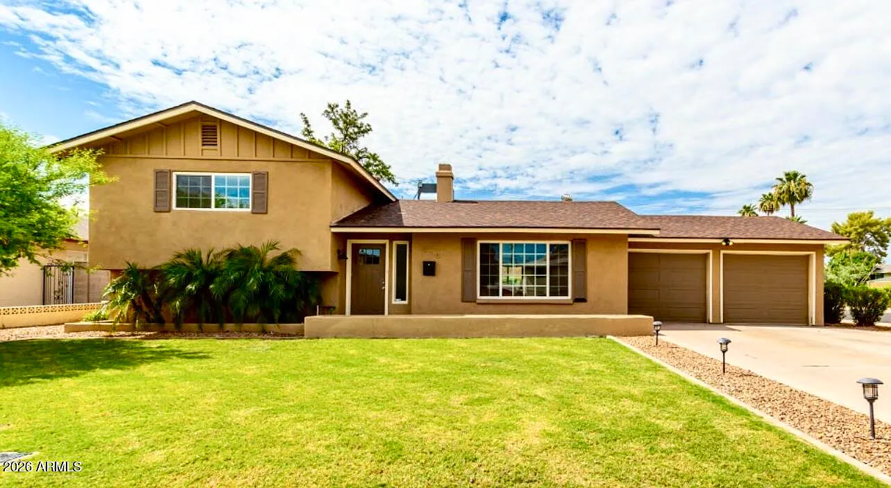 5 bed, 3.0 bath, 1973 sqft, $3,800 — Photo 2