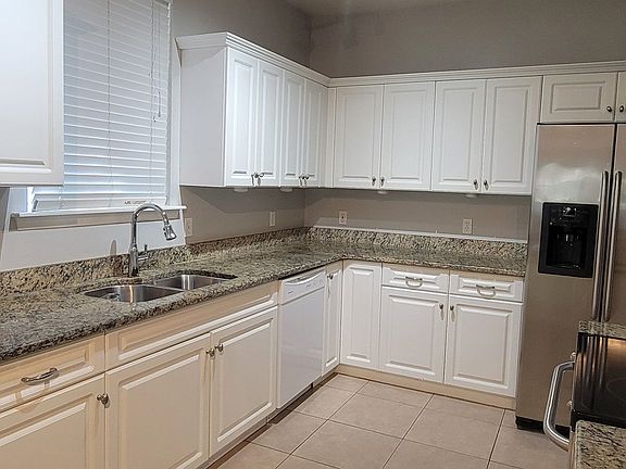 3rd image of 1571 NW 29th Rd #1