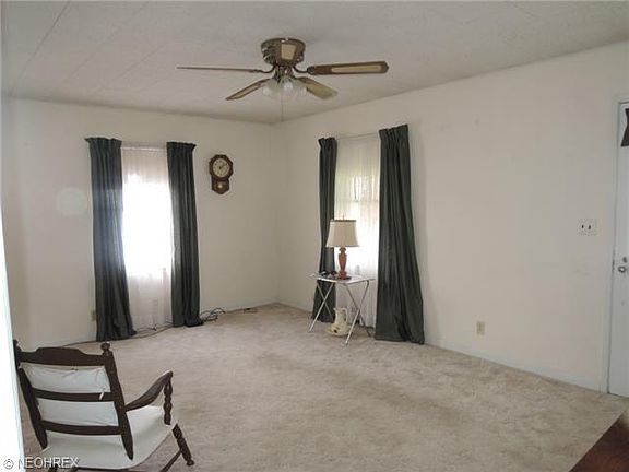 3rd image of 876 Central Parkway Ave SE