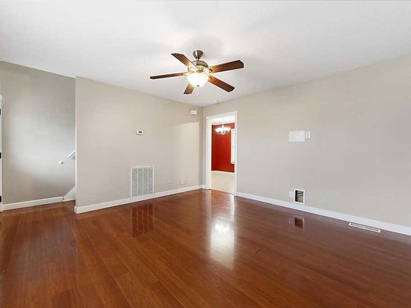 3rd image of 720 Shetland Dr