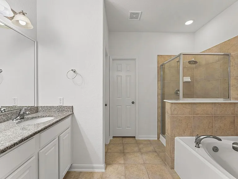1246 Glenwood Canyon Ln — Photo 14