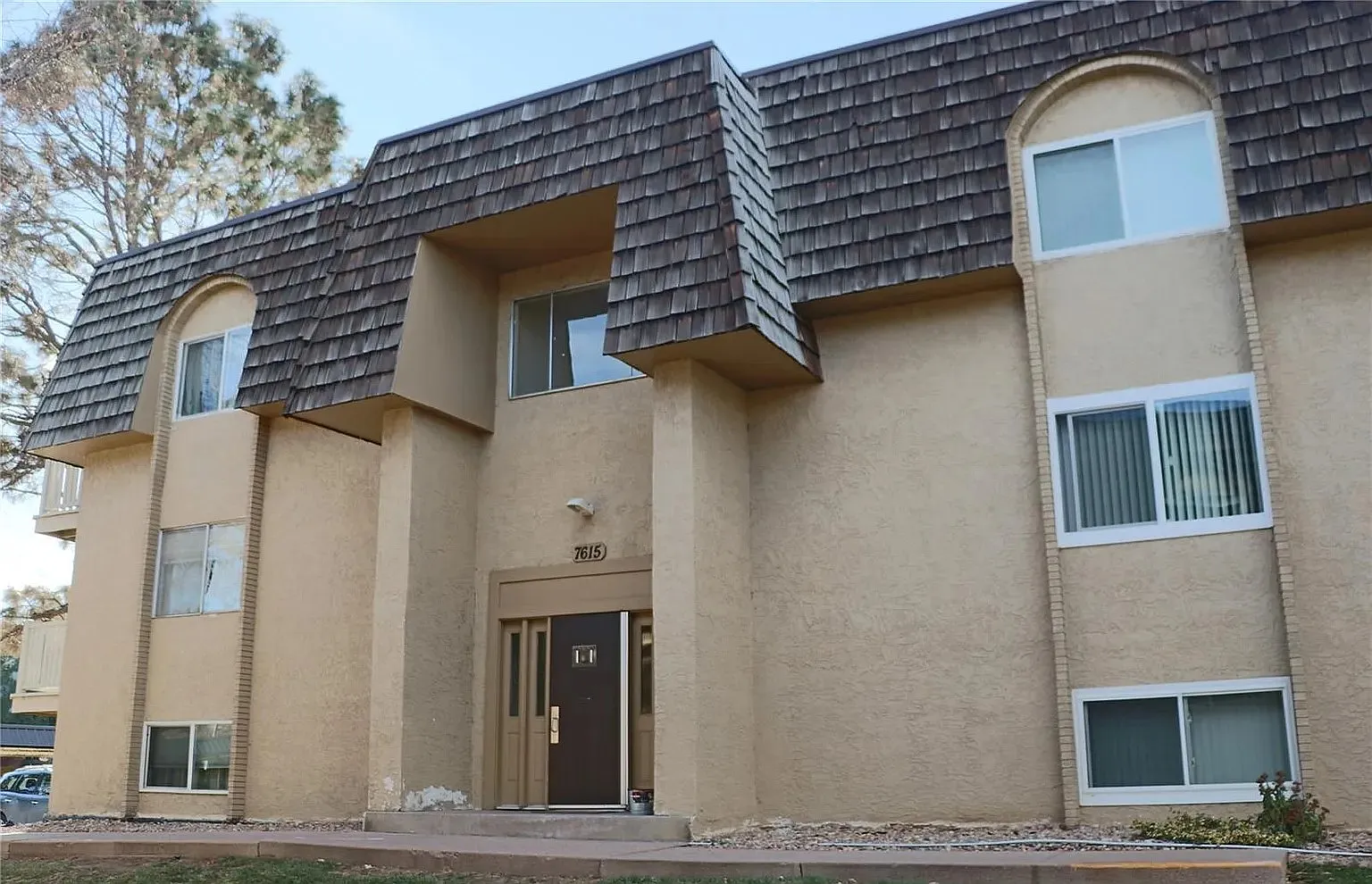 2 bed, 952 sqft, $1,800 — Photo 2