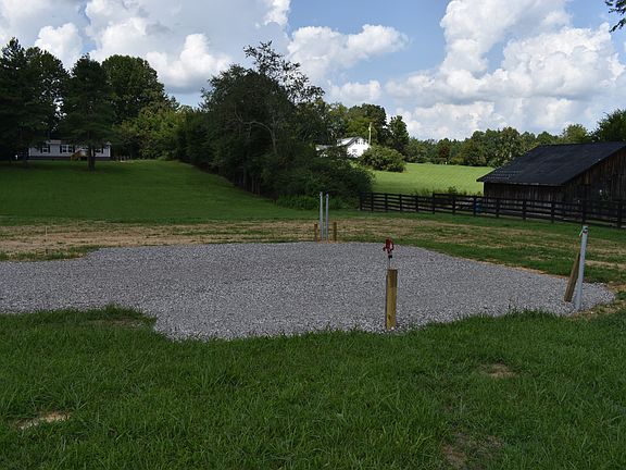 2nd image of 1905 Daysville Rd