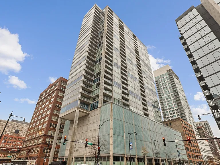 611 S Wells St #909 — Photo 4