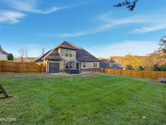 3rd image of 1316 Fox Ridge Dr