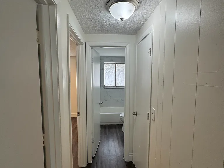 919 34th Ave W #B — Photo 8