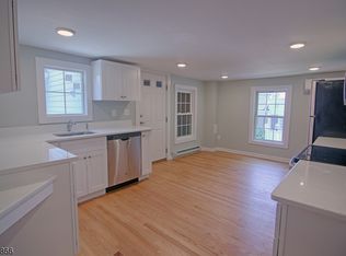30 Olcott Sq APT 2, Bernardsville, NJ 07924
